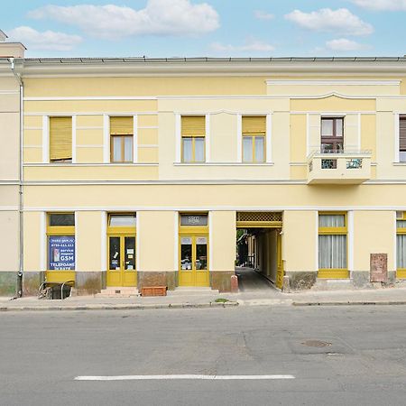 Central Park Apartments Oradea Eksteriør bilde