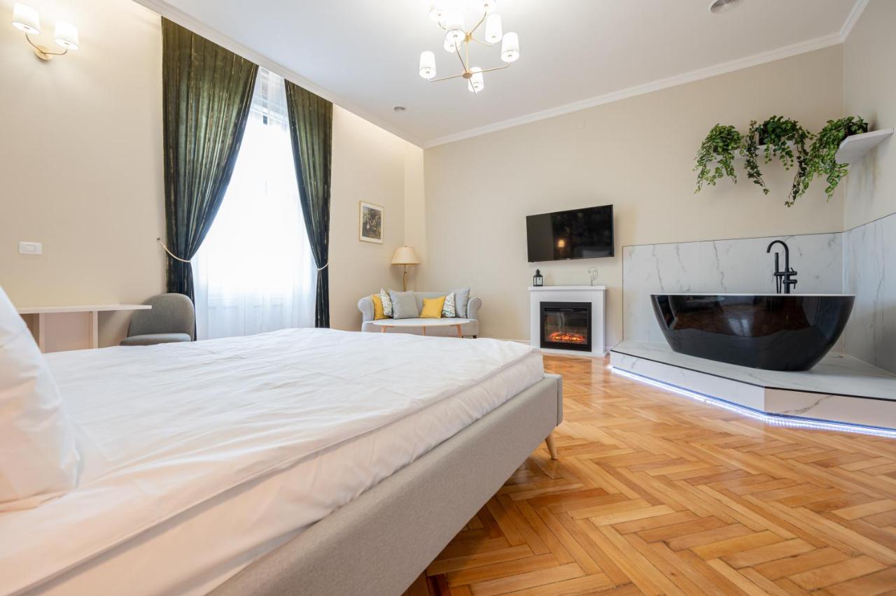 Central Park Apartments Oradea Eksteriør bilde