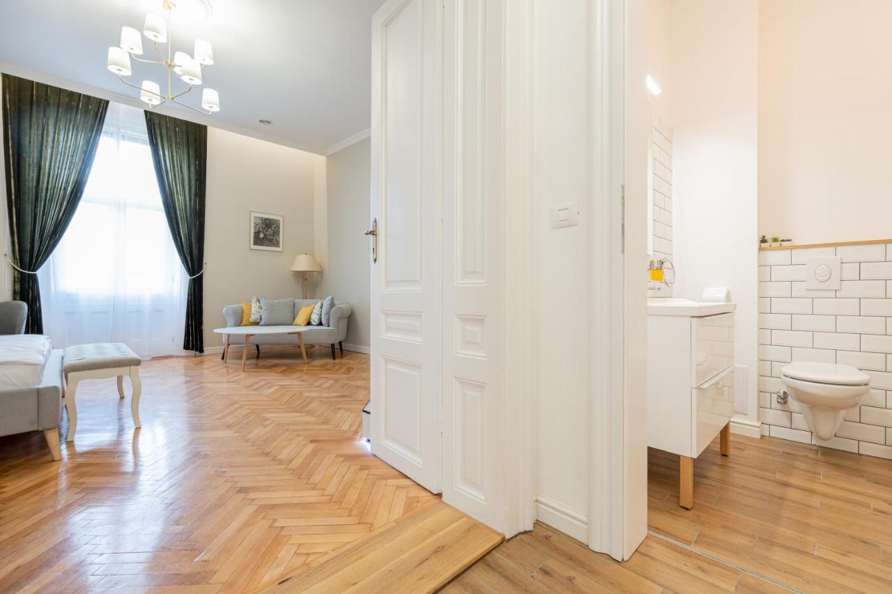 Central Park Apartments Oradea Eksteriør bilde
