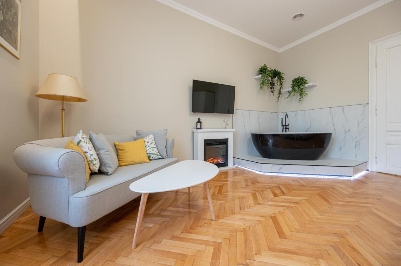 Central Park Apartments Oradea Eksteriør bilde