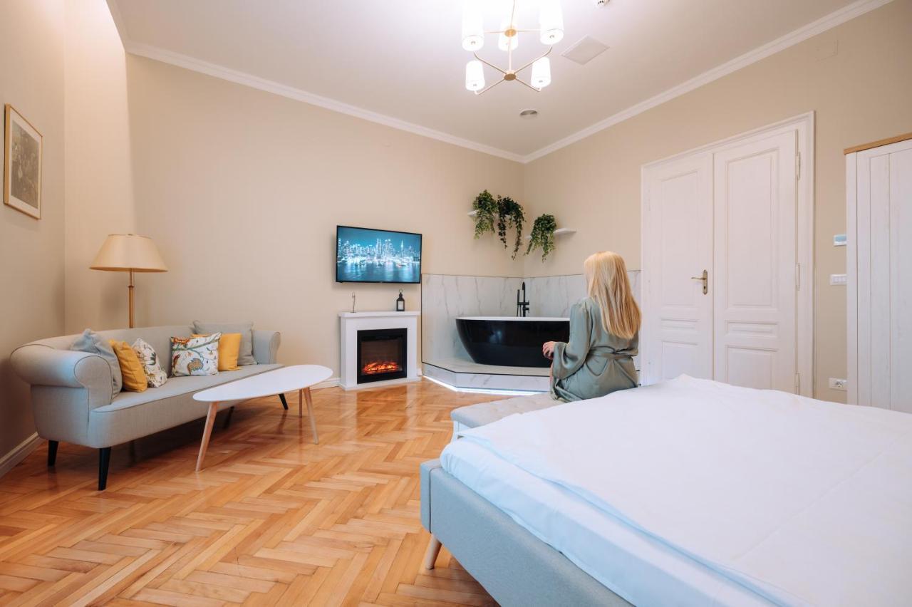 Central Park Apartments Oradea Eksteriør bilde